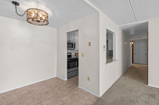 329 Geneva Avenue N 204, Oakdale, MN 55128