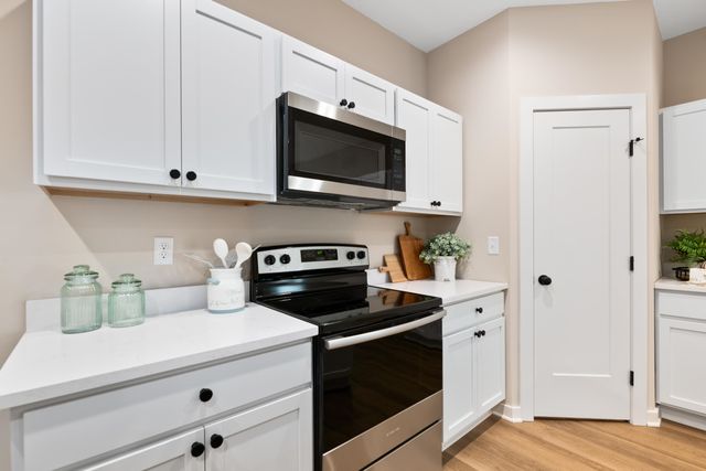 2447 W MacArthur Ct, Wichita, KS 67217