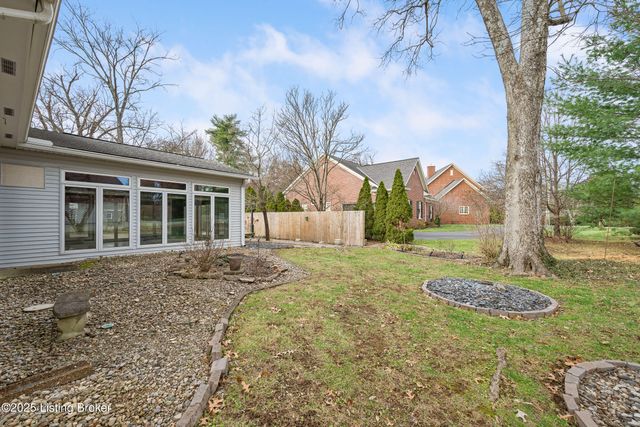 4005 Brownsboro Rd, Louisville, KY 40207