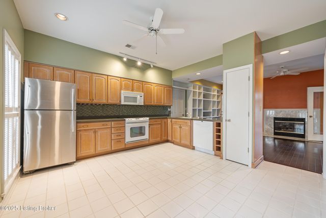 4005 Brownsboro Rd, Louisville, KY 40207