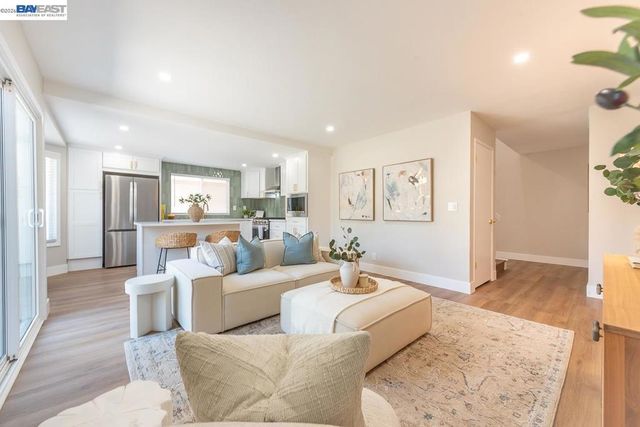32767 Hilmar St, Union City, CA 94587
