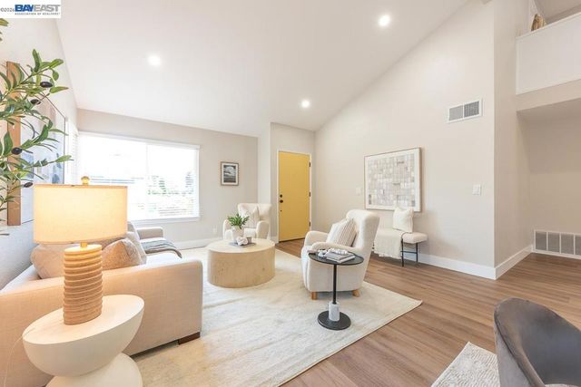 32767 Hilmar St, Union City, CA 94587