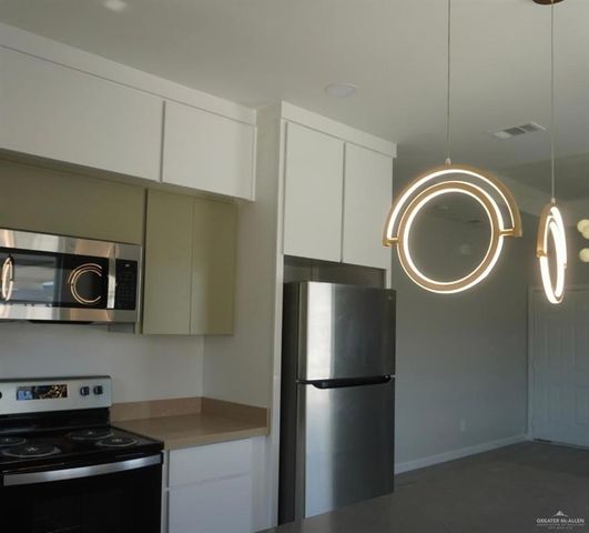 1004 Sugar Garden Drive 2, Pharr, TX 78577