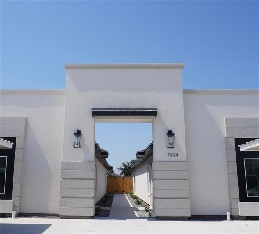 1004 Sugar Garden Drive 2, Pharr, TX 78577