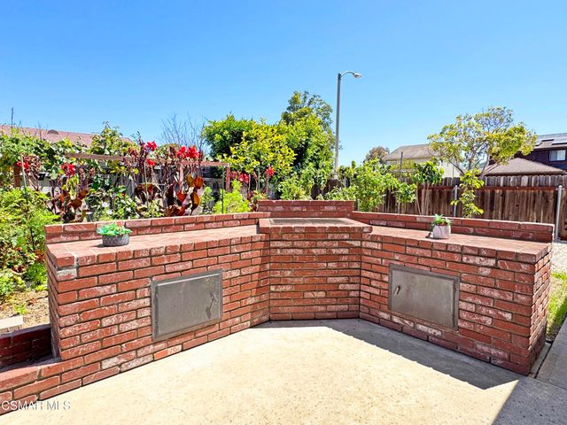 2401 El Portal Way, Oxnard, CA 93035