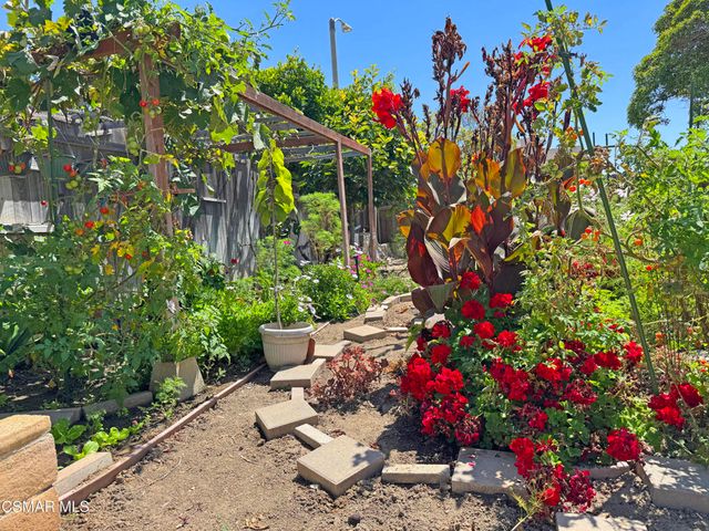 2401 El Portal Way, Oxnard, CA 93035