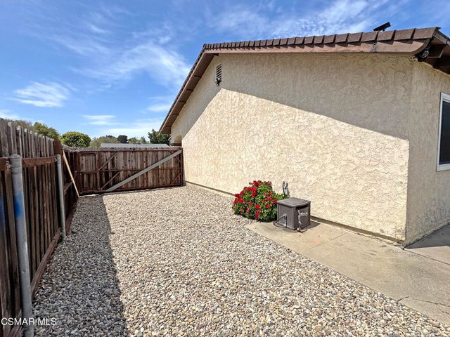 2401 El Portal Way, Oxnard, CA 93035
