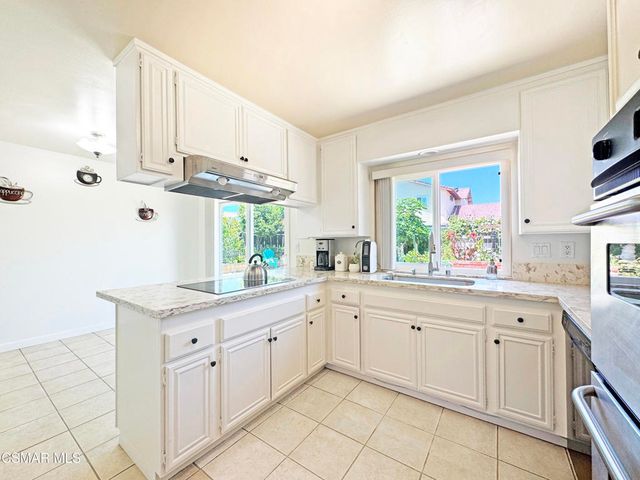 2401 El Portal Way, Oxnard, CA 93035