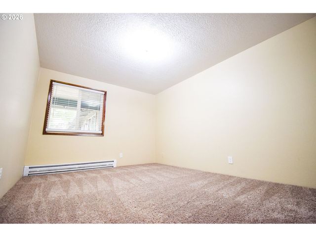 3124 19TH Pl, Forest Grove, OR 97116