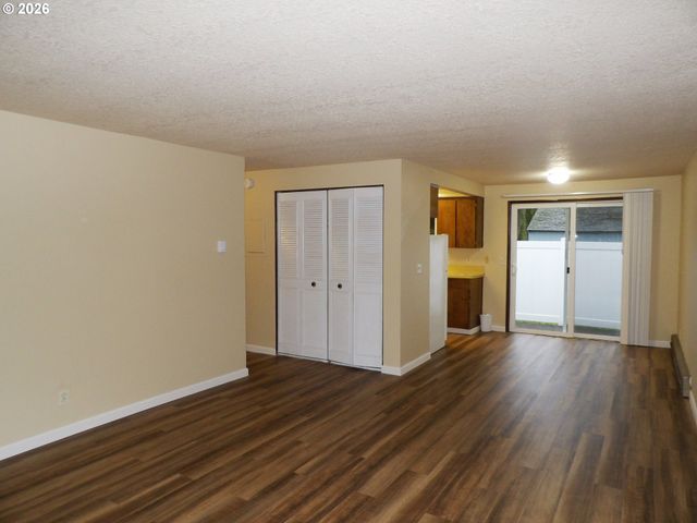 3124 19TH Pl, Forest Grove, OR 97116