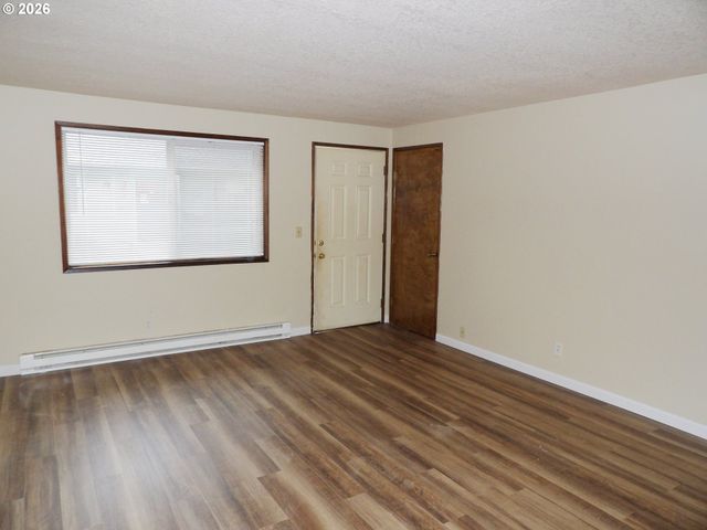 3124 19TH Pl, Forest Grove, OR 97116