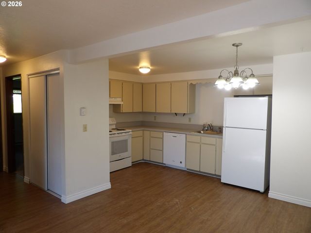 3124 19TH Pl, Forest Grove, OR 97116