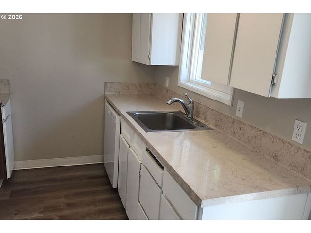 3124 19TH Pl, Forest Grove, OR 97116