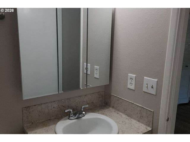 3124 19TH Pl, Forest Grove, OR 97116