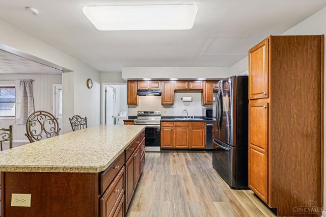 490 W Market Street, Springboro, OH 45066