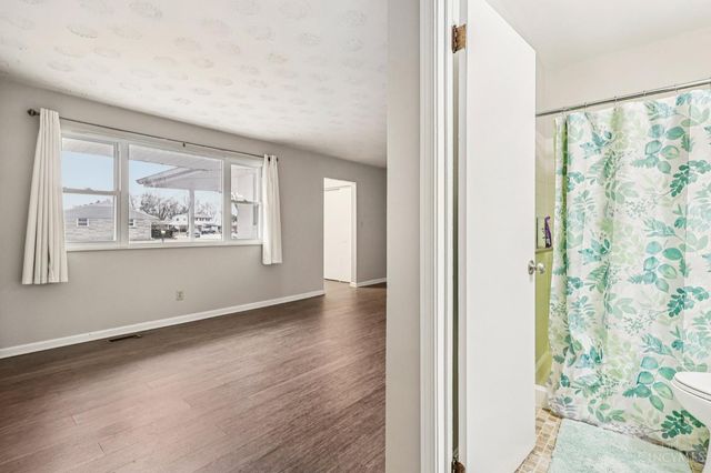 490 W Market Street, Springboro, OH 45066