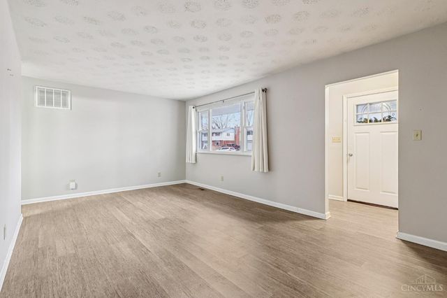 490 W Market Street, Springboro, OH 45066