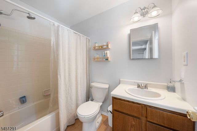 35 Byrnes Ln east, Sayreville Boro, NJ 08872