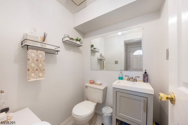 35 Byrnes Ln east, Sayreville Boro, NJ 08872