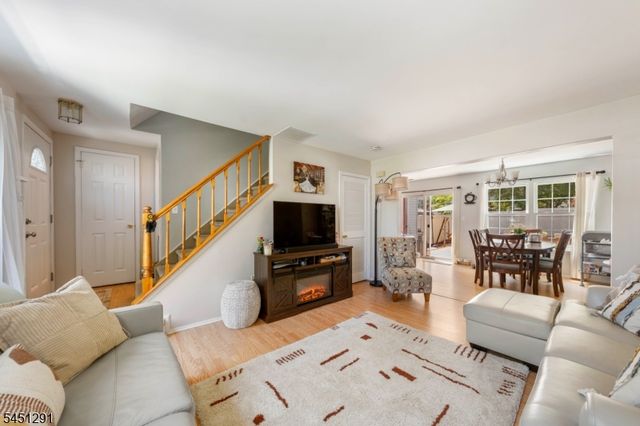 35 Byrnes Ln east, Sayreville Boro, NJ 08872