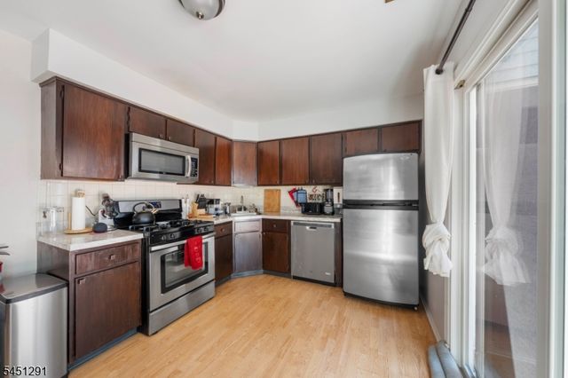 35 Byrnes Ln east, Sayreville Boro, NJ 08872