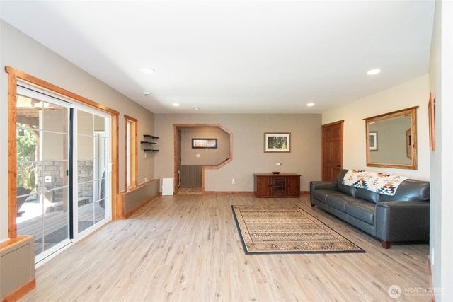 114 Howard Heights Road, Sequim, WA 98382