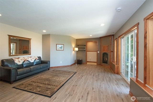 114 Howard Heights Road, Sequim, WA 98382