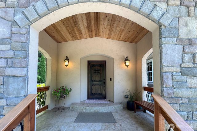 114 Howard Heights Road, Sequim, WA 98382