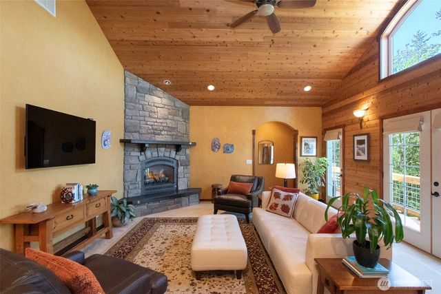 114 Howard Heights Road, Sequim, WA 98382