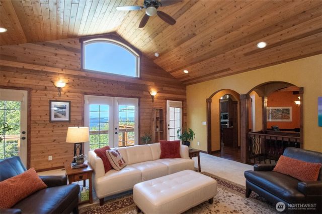 114 Howard Heights Road, Sequim, WA 98382
