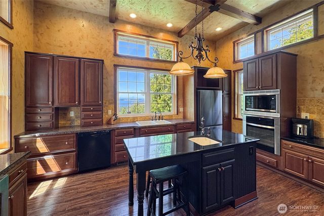 114 Howard Heights Road, Sequim, WA 98382
