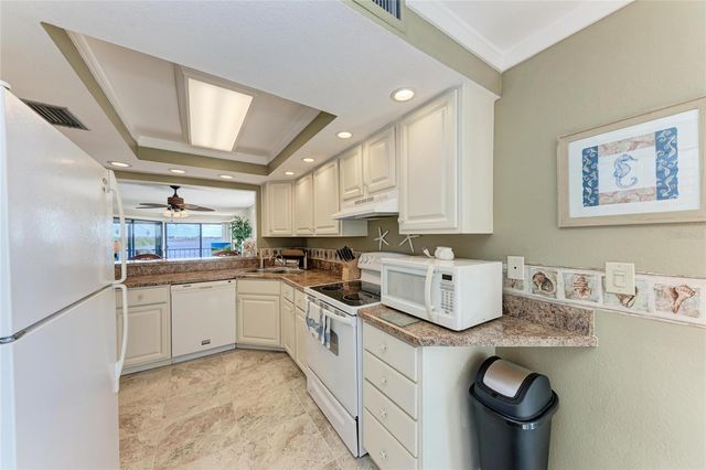 3805 E BAY DRIVE 309, Holmes Beach, FL 34217