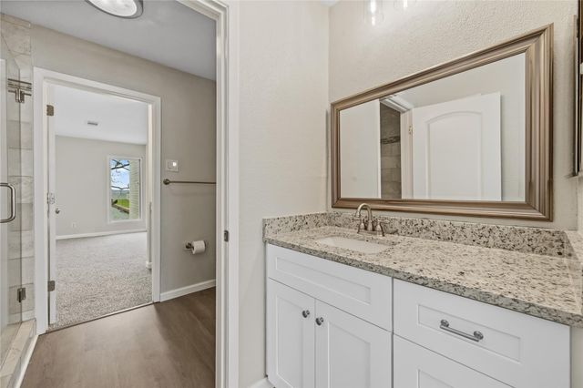 100 Edgewater Drive 32, Livingston, TX 77351