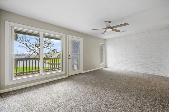 100 Edgewater Drive 32, Livingston, TX 77351