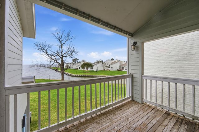 100 Edgewater Drive 32, Livingston, TX 77351
