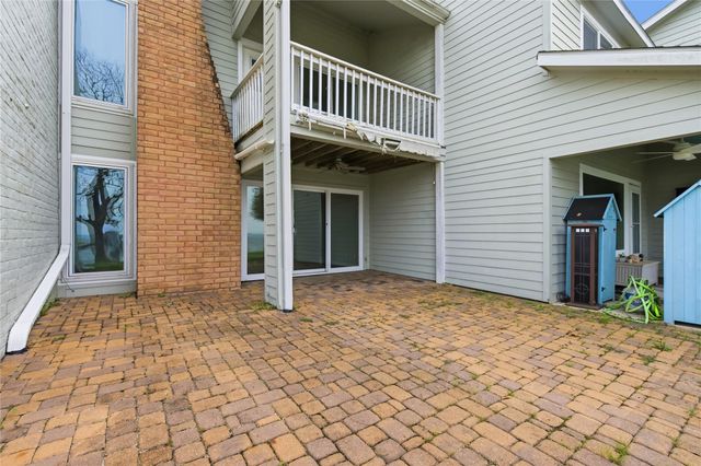 100 Edgewater Drive 32, Livingston, TX 77351