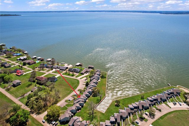 100 Edgewater Drive 32, Livingston, TX 77351