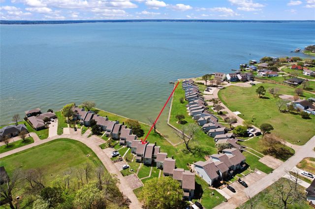100 Edgewater Drive 32, Livingston, TX 77351