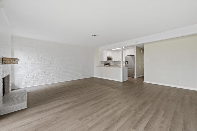 100 Edgewater Drive 32, Livingston, TX 77351