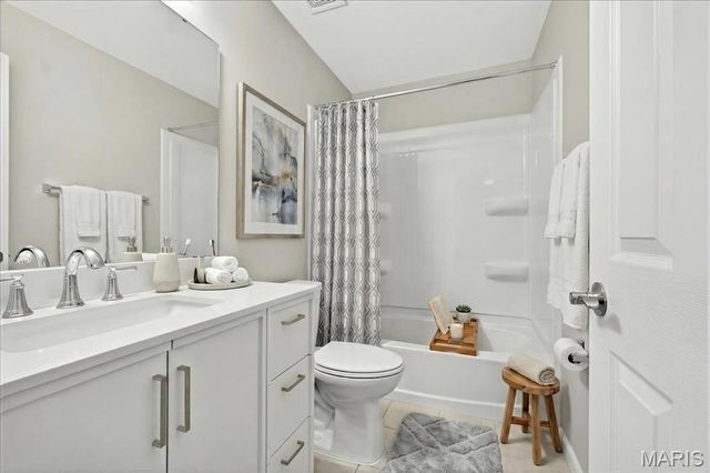 232 Cordovan Commons Parkway, Chesterfield, MO 63017