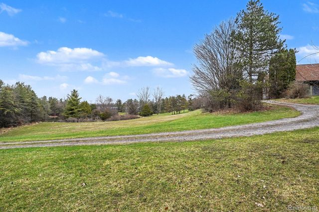 4385 Warwick Circle Drive, Grand Blanc Charter Township, MI 48439