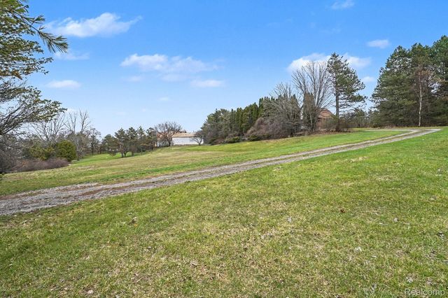 4385 Warwick Circle Drive, Grand Blanc Charter Township, MI 48439