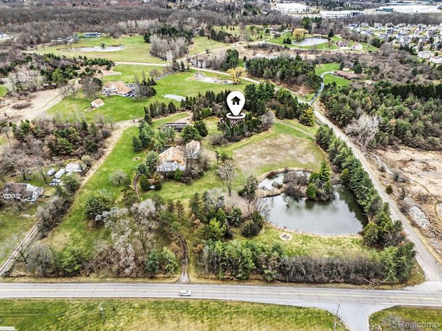 4385 Warwick Circle Drive, Grand Blanc Charter Township, MI 48439