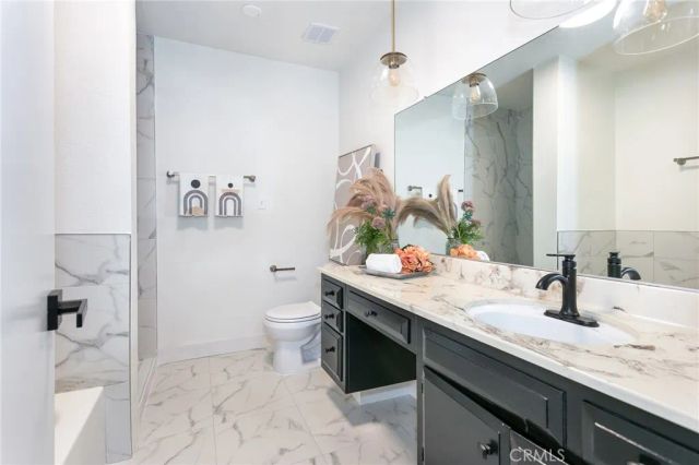 380 S Euclid 105, Pasadena, CA 91101