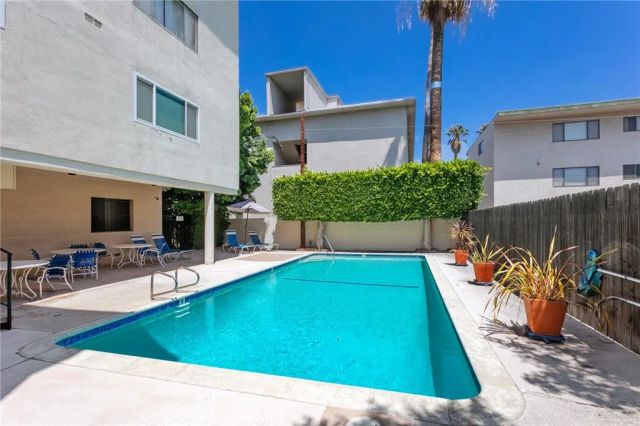 380 S Euclid 105, Pasadena, CA 91101