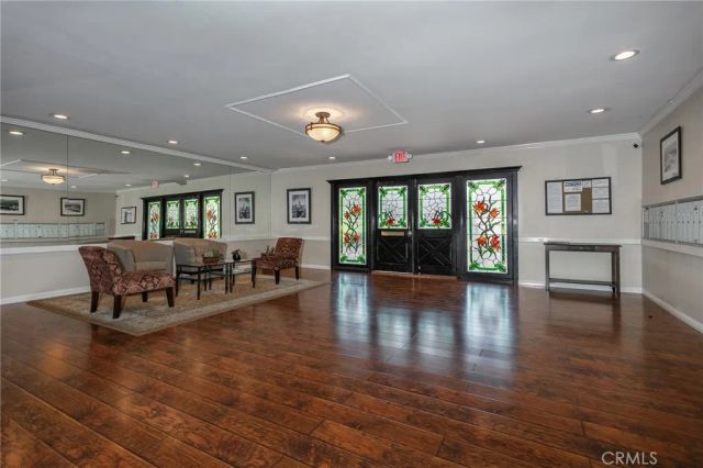 380 S Euclid 105, Pasadena, CA 91101