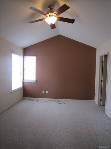 1069 Calpernia, Wixom, MI 48393