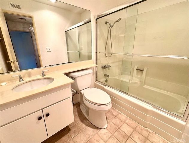 17241 Roscoe 16, Northridge, CA 91325