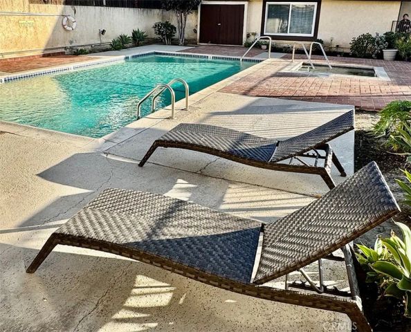 17241 Roscoe 16, Northridge, CA 91325