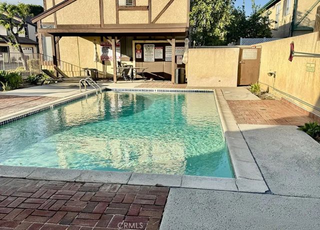 17241 Roscoe 16, Northridge, CA 91325